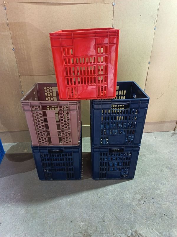 Lote de 5 Cajones Plásticos Cuadrados Apilables - imagen 1