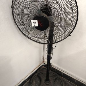 2 Ventiladores de Pie Kassel Plateado y Negro - imagen 4