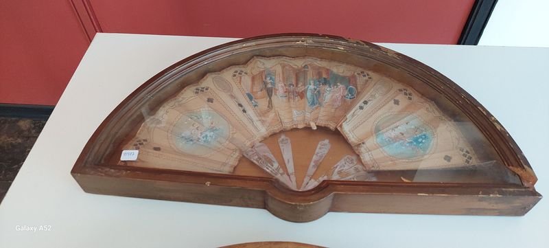 Par de abanicos enmarcados con detalles artesanales - imagen 4