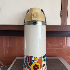 Lote anterior: Termo de Vidrio Vintage con Diseño de Aves y Flores - Capacidad 2 Litros