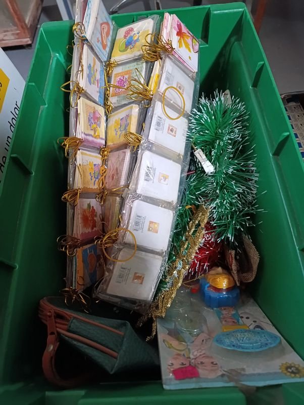 Lote de Adornos Navideños y Accesorios Varios