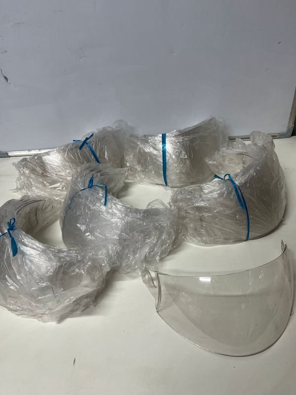 Lote de 50 Viseras Transparentes para Casco de Moto