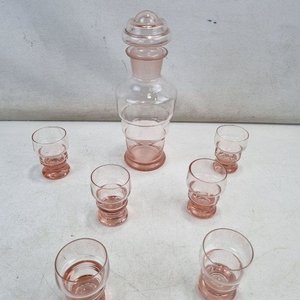 Elegante Juego de Licorera Rosa Salmón con Seis Copitas - imagen 1