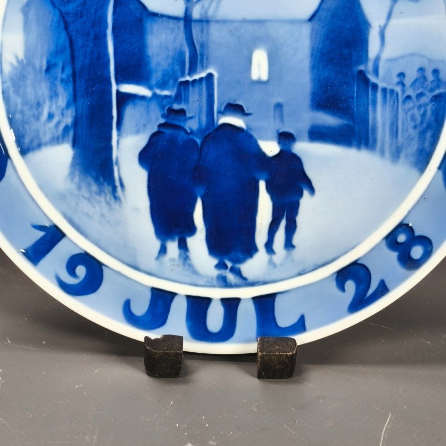 Plato de colección en porcelana Royal Copenhagen de la Navidad de 1928 - imagen 5