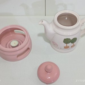 Juego de Cerámica Rosa Decorada: Tetera, Base Calentadora, Pocillo y Recipiente - imagen 6