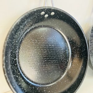 Set de 3 Sartenes Antiadherentes con Diseño Moteado Negro - imagen 2