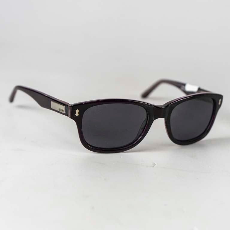 Lote siguiente: Par de lentes de sol Roxy con detalles
