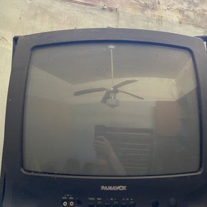 TV 20 PULGADAS CON SOPORTE - imagen 3