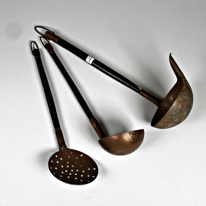 Juego de 3 Utensilios de Cocina Antiguos de Cobre: Cucharones y Espumadera