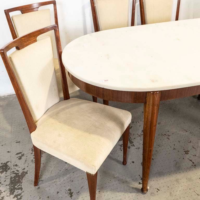 Mesa de comedor danesa con diseño detallado y tapicería fácil de limpiar - imagen 2