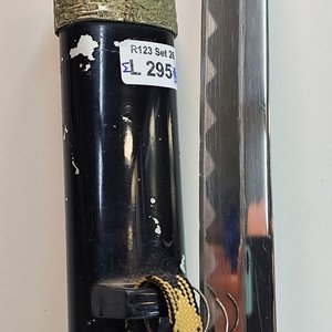Katana Japonesa Tradicional con Detalles Grabados - imagen 3