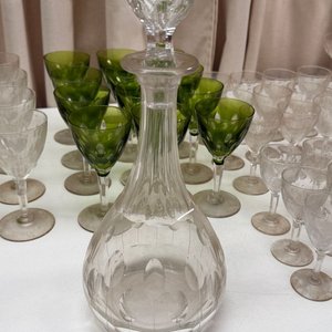 Juego de Cristalería Fina: Copas Verdes y Transparentes, Jarras y Decantador Val Saint Lambert - imagen 10