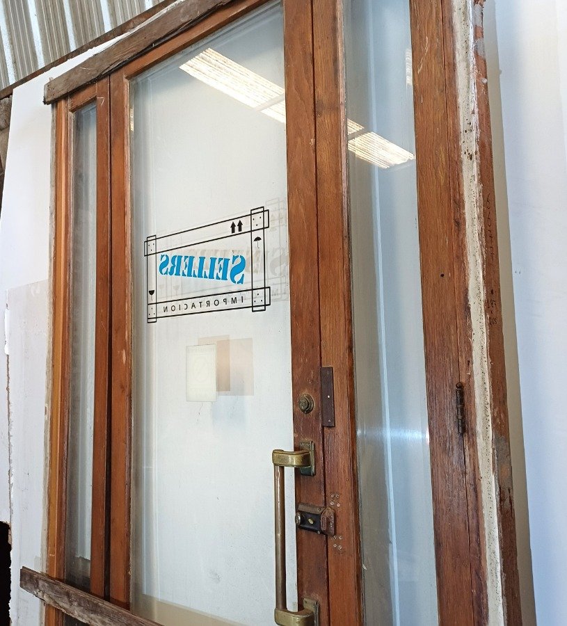 Puerta antigua de frente para local comercial - imagen 5