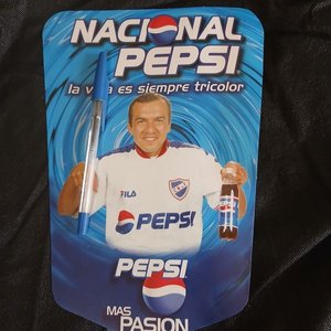 Cartel Publicitario Troquelado Pepsi y C.N. de F. con Rubén Sosa - imagen 2