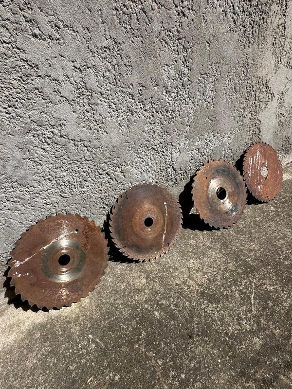 Discos de acero para sierra, en mal estado - imagen 3