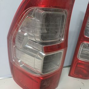 Juego de Ópticas Traseras Izquierda y Derecha para Ford Ranger - imagen 2