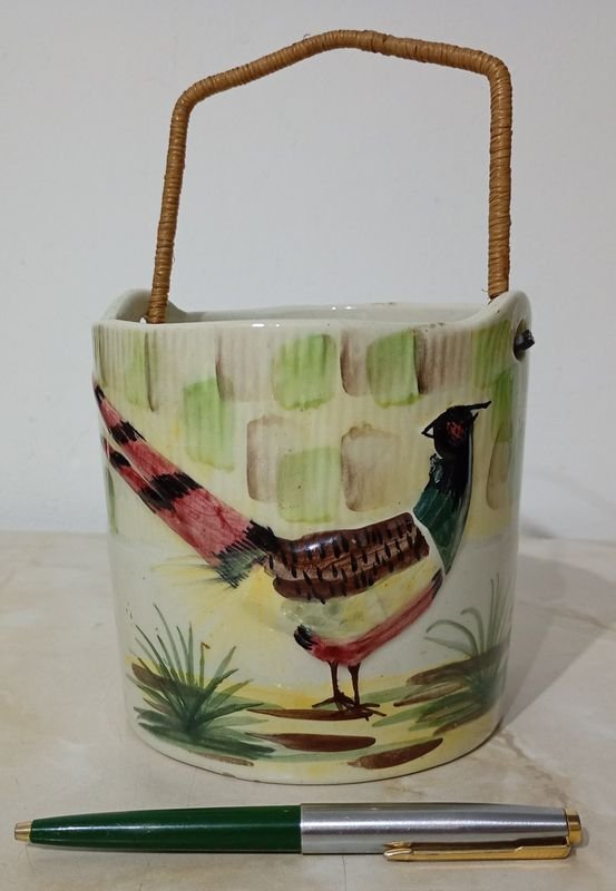 Lote siguiente: Hielera de Loza con imagen de Faisán en relieve