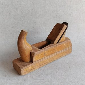 Cepillo de carpintero antiguo de madera con cuchilla sellada - imagen 3