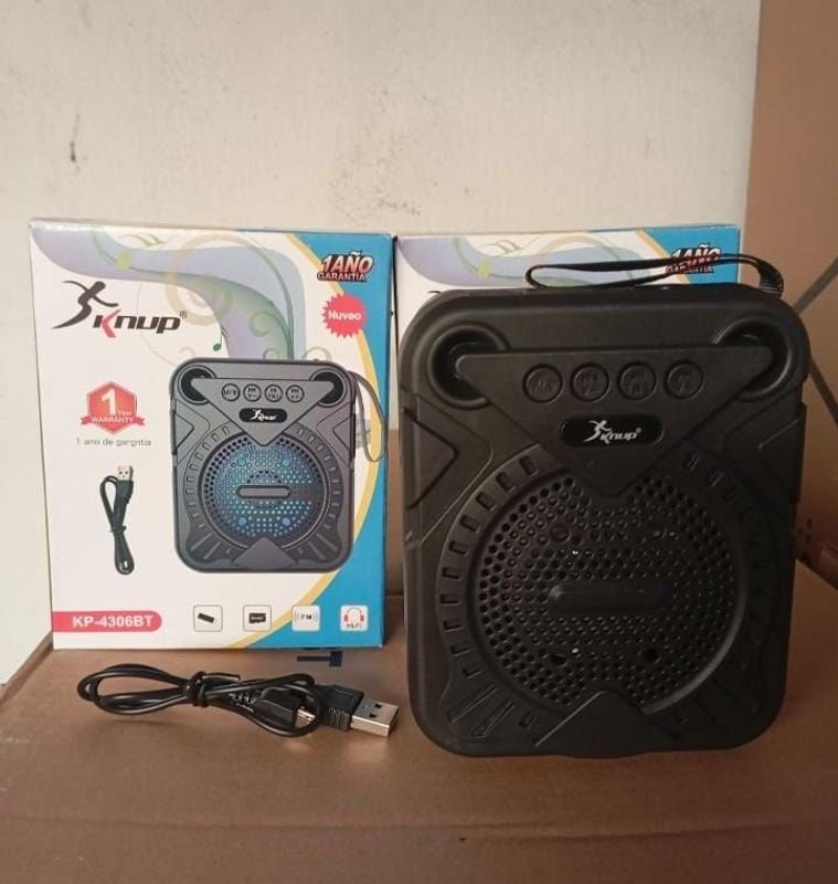 Lote siguiente: Altavoces de alta calidad
