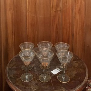 Lote siguiente: 1 juego de 6 copas de cristal estilo coupe (con detalles en dorado)
