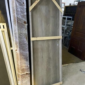 Lote anterior: Una puerta interior mdf color gris con detalle 204 x 75 cm