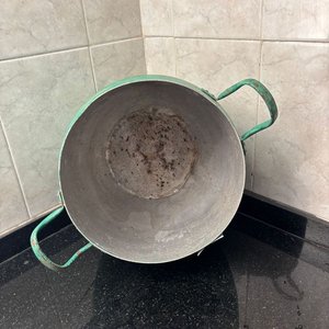 Olla Grande Verde con Asas Metálicas - imagen 2