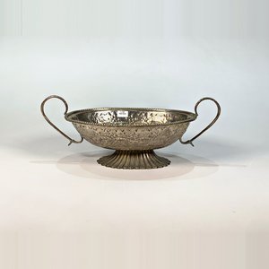 Centro de Mesa Oval de Metal Repujado con Asas y Pie - Sheffield Collection - imagen 2
