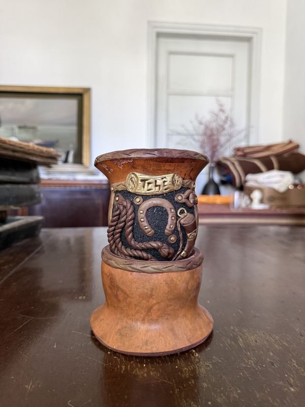 Mate y Posa Mate de Madera con Motivos Criollos y Gauchos