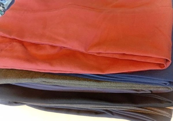 Pantalones de diferentes tallas y modelos unisex - imagen 3