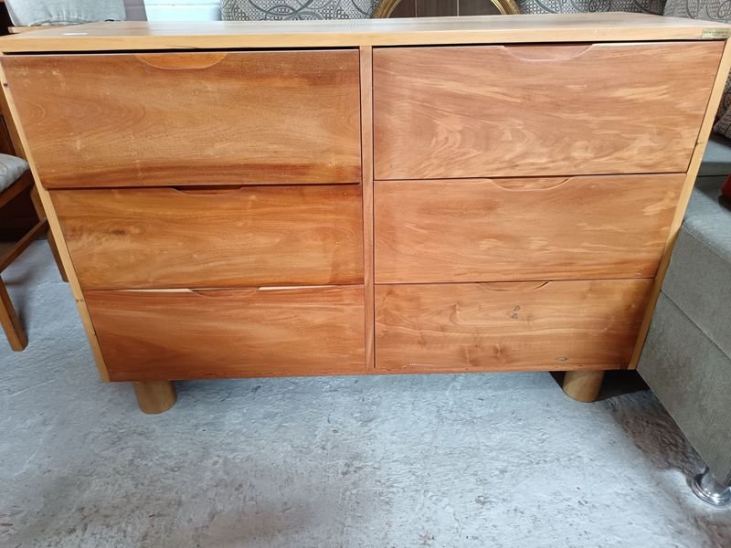 Cómoda de Madera Maciza Fundamento Nueva