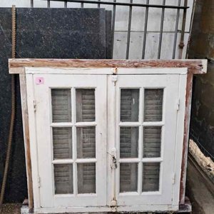 Lote anterior: Ventanas Antiguas de Madera con Vidrios Repartidos