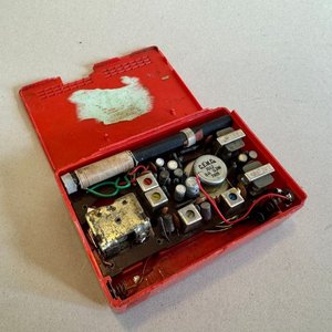 Radio spika , grabador philips y calculadora - imagen 15