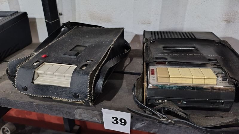 Lote siguiente: Grabadores de cinta de cassette antiguos