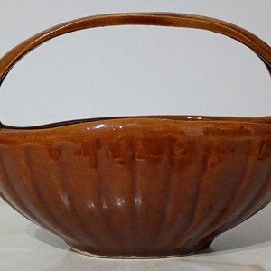 Cesta o Cuenco de Cerámica Vidriada Marrón con Asa - imagen 3