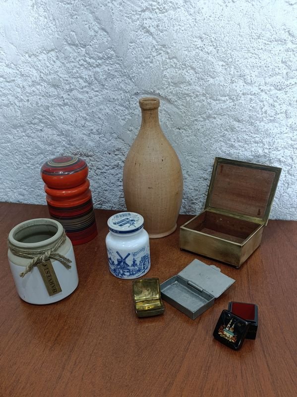 Piezas y Recipientes de Cerámica y Metal