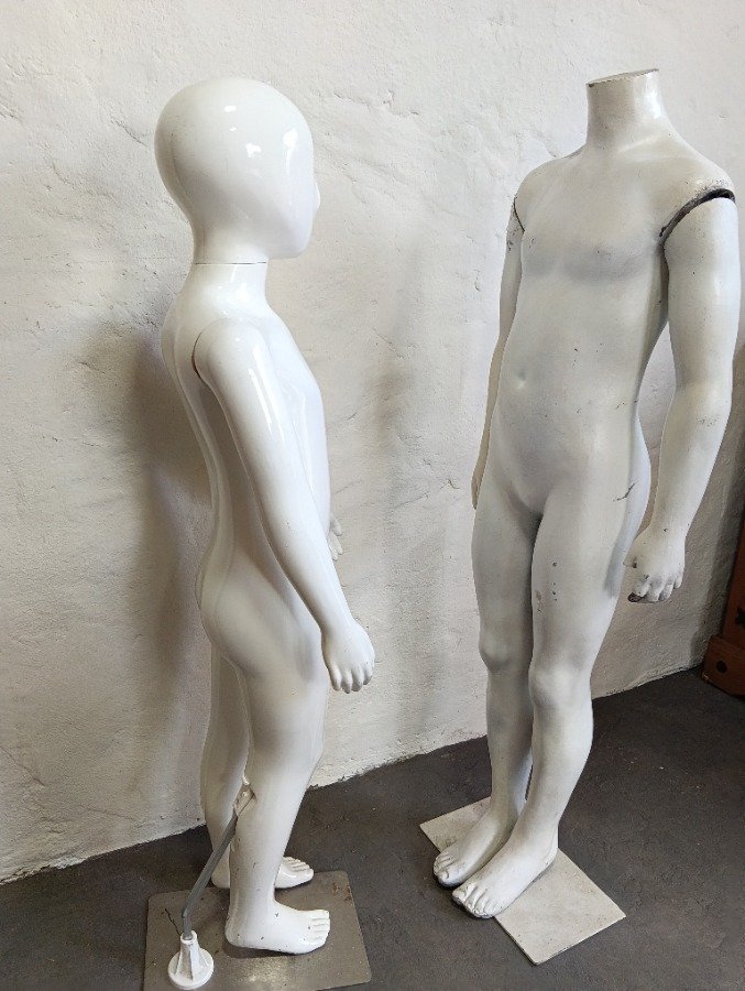 Maniquíes de plástico desnudos para niños - imagen 4