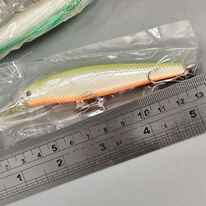 Lote de 3 Señuelos de Pesca Artificiales Tipo Minnow - imagen 7