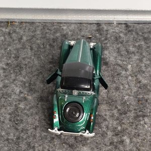 Réplica de Coche Clásico Verde Metálico con Puertas Abatibles - imagen 4