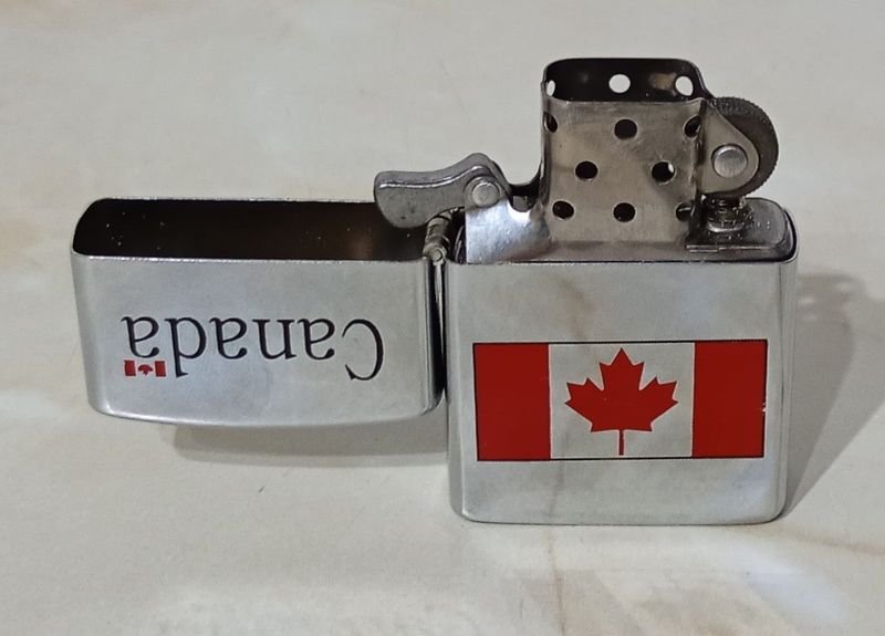 Encendedor de metal con imagen de la bandera de CANADÁ - Colección - imagen 2