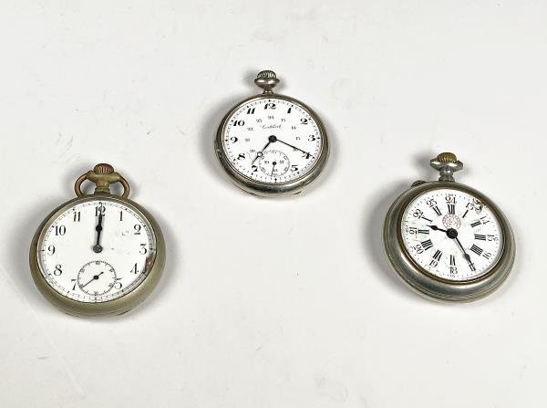 Tres Relojes de Bolsillo Antiguos con Esferas Dañadas