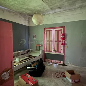 Casa a refaccionar en amplio terreno - imagen 4