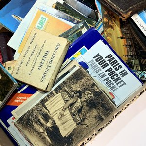 Lote de Postales Antiguas y Guías de Viaje Vintage - imagen 3