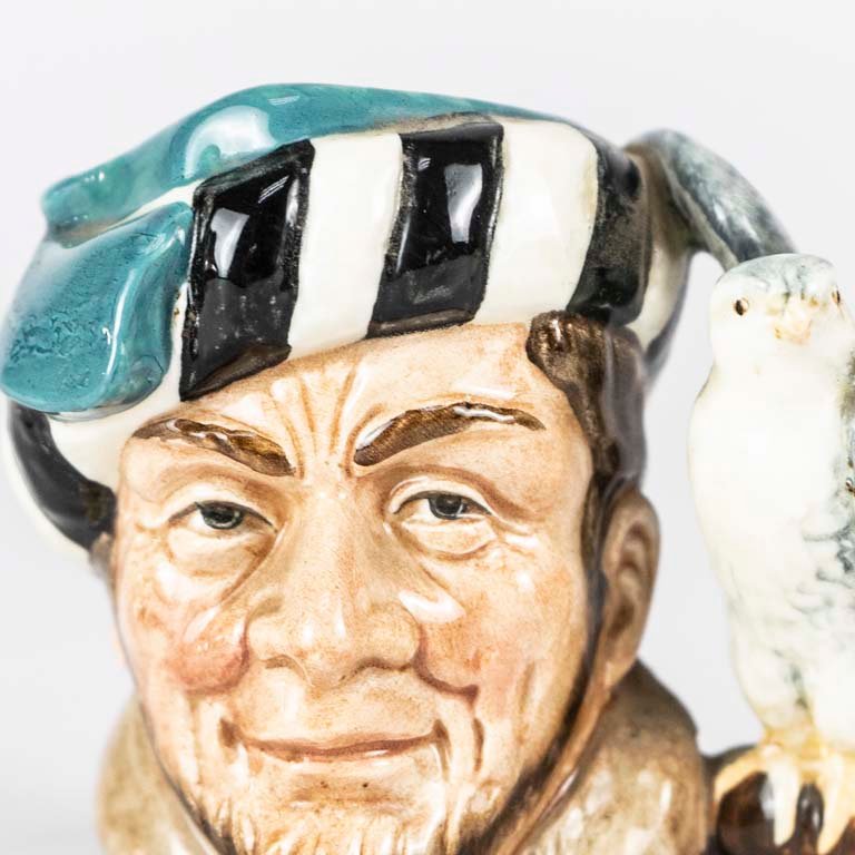 Jarra de porcelana inglesa Royal Doulton personaje 'The Falconer' - imagen 2