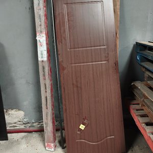 Hoja de Puerta Interior Marrón con Rodapié de PVC - imagen 2