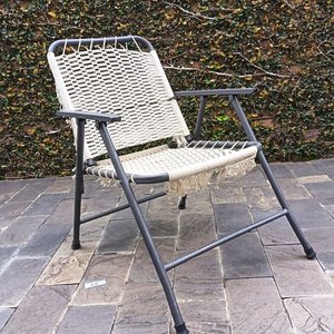 Lote siguiente: Silla Reposera Plegable Artesanal con Tejido Macramé