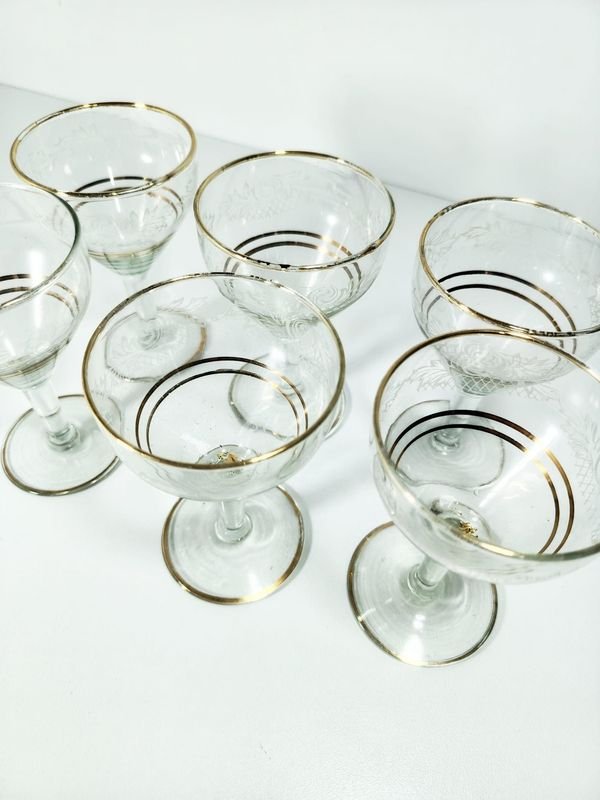 Juego de 6 Copas para Cóctel con Borde Dorado