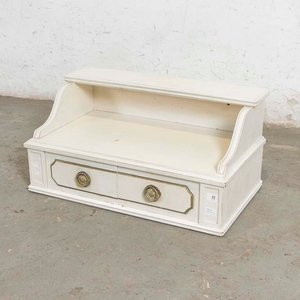 Lote anterior: Repisa Inglesa Blanca con Dos Cajones y Detalles en Pintura