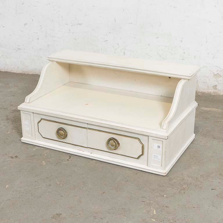 Repisa Inglesa Blanca con Dos Cajones y Detalles en Pintura