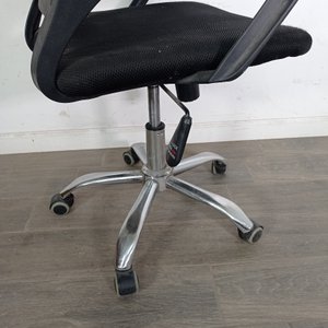 Silla Giratoria de Escritorio Negra con Respaldo de Malla - imagen 5