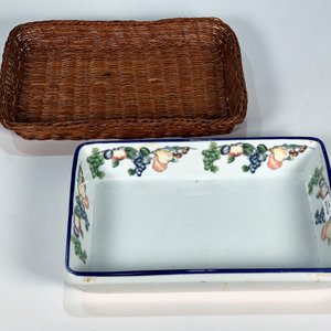 Fuente Rectangular de Losa Blanca con Guarda de Frutas y Soporte de Ratán - imagen 2